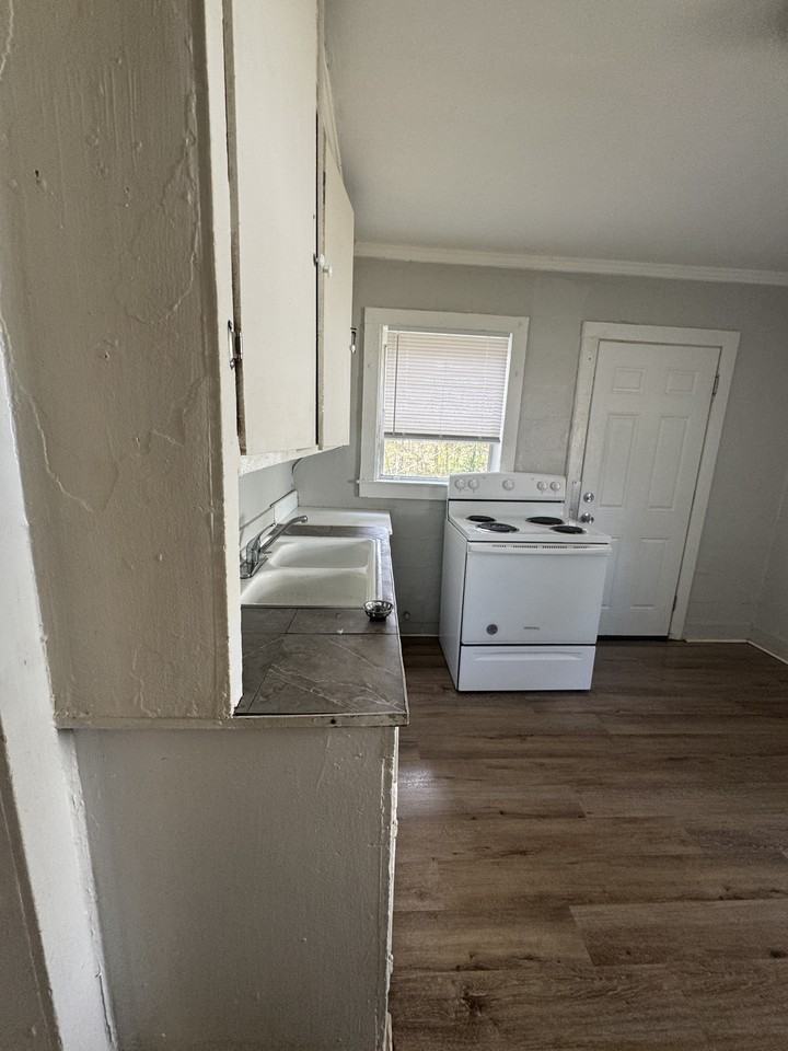 1004 Duke St #1 - Photo 6 of 6