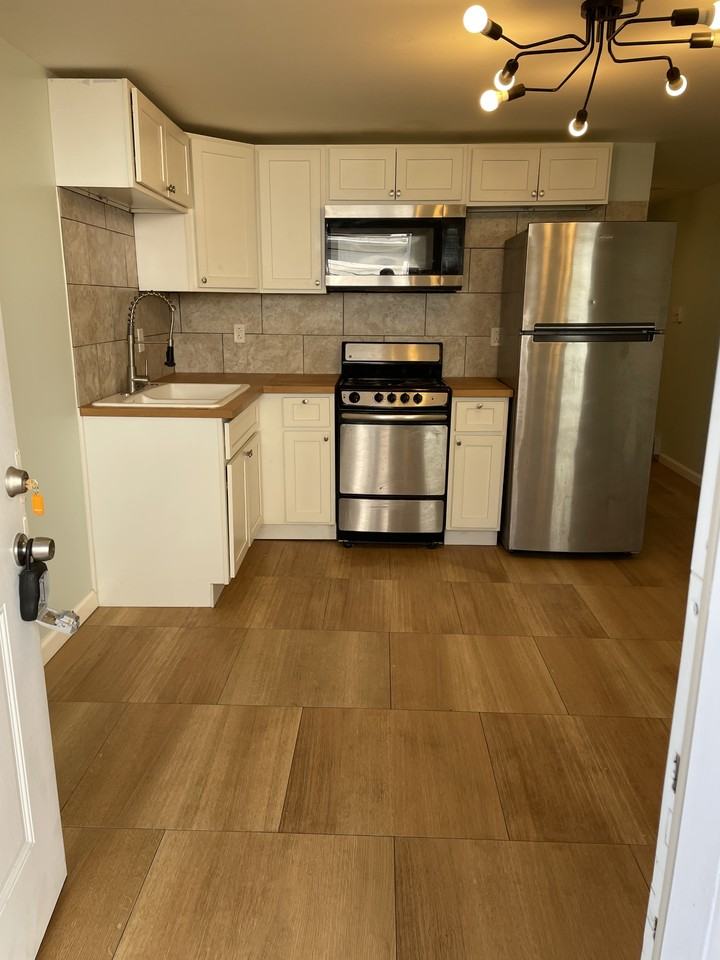 613 Shropshire Avenue RPG - 2 #2 - Photo 4 of 12