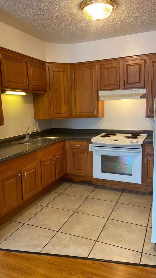 Carlisle Park Apartments - Photo 6 of 13