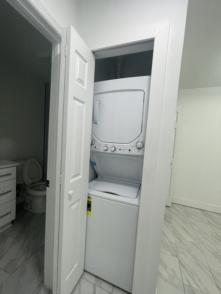 4359 Cassius St #1 - Photo 5 of 10