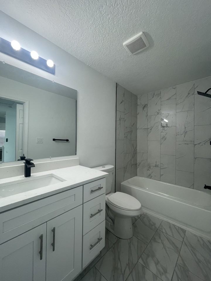 4359 Cassius St #1 - Photo 7 of 10