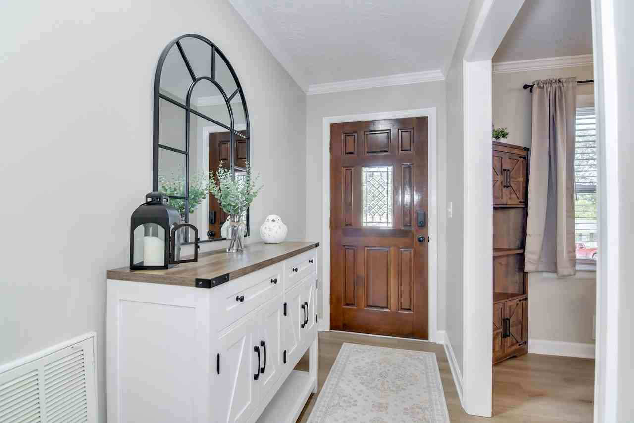 226 Thread Needle Rd E #1 - Photo 4 of 41