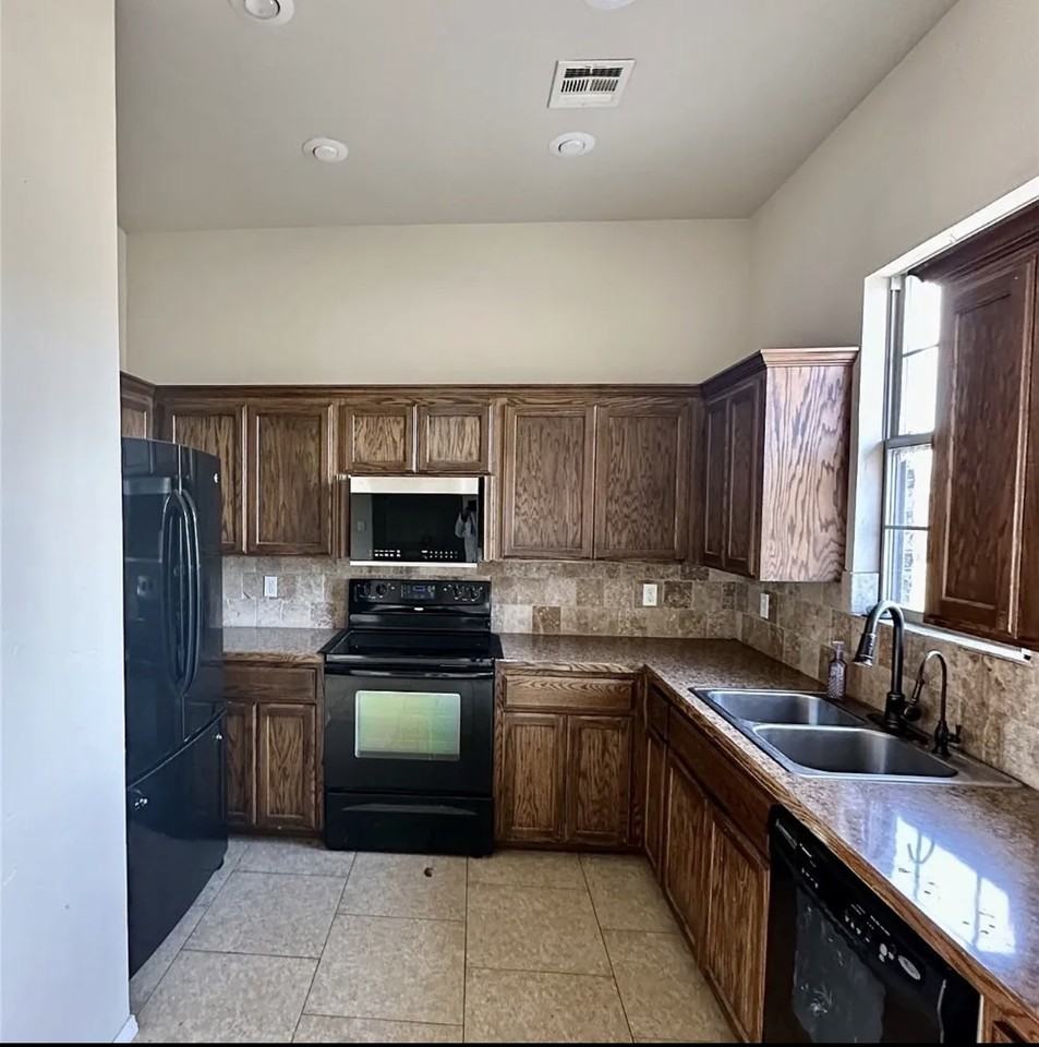 14119 County Road 3590 #1 - Photo 3 of 8