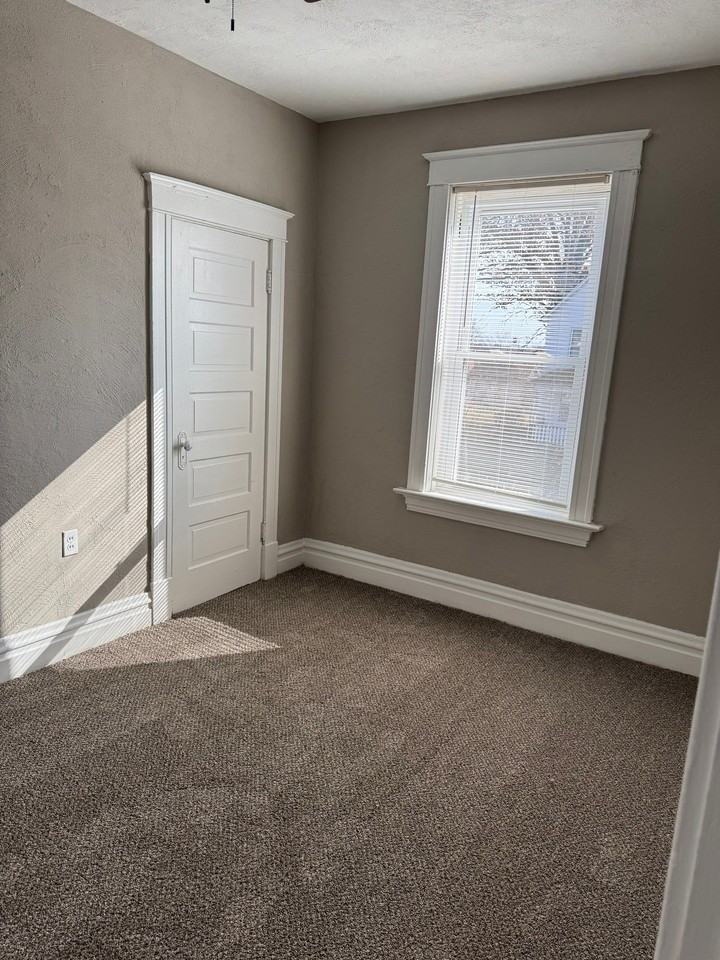 6521 Crest Ave #1 - Photo 4 of 16