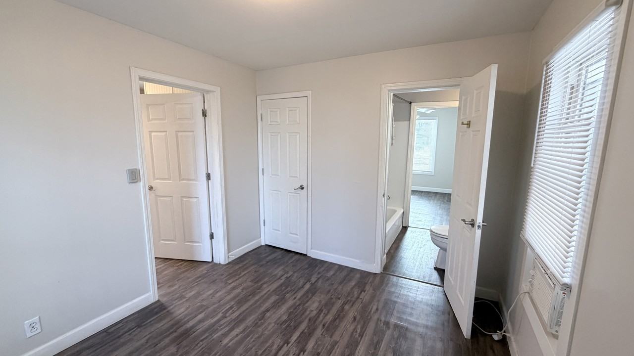 608 Ravenswood Dr #1 - Photo 7 of 9