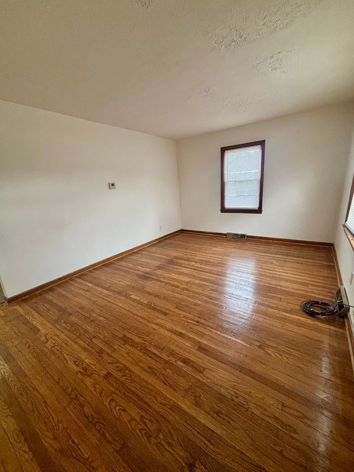 1700 Sonne Ave #1 - Photo 2 of 9