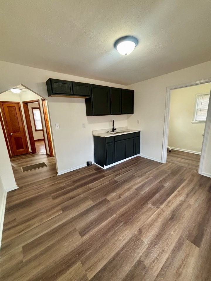 1700 Sonne Ave #1 - Photo 4 of 9