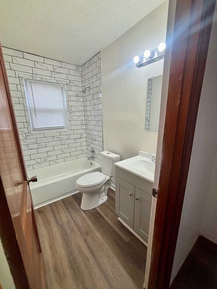 1700 Sonne Ave #1 - Photo 6 of 9