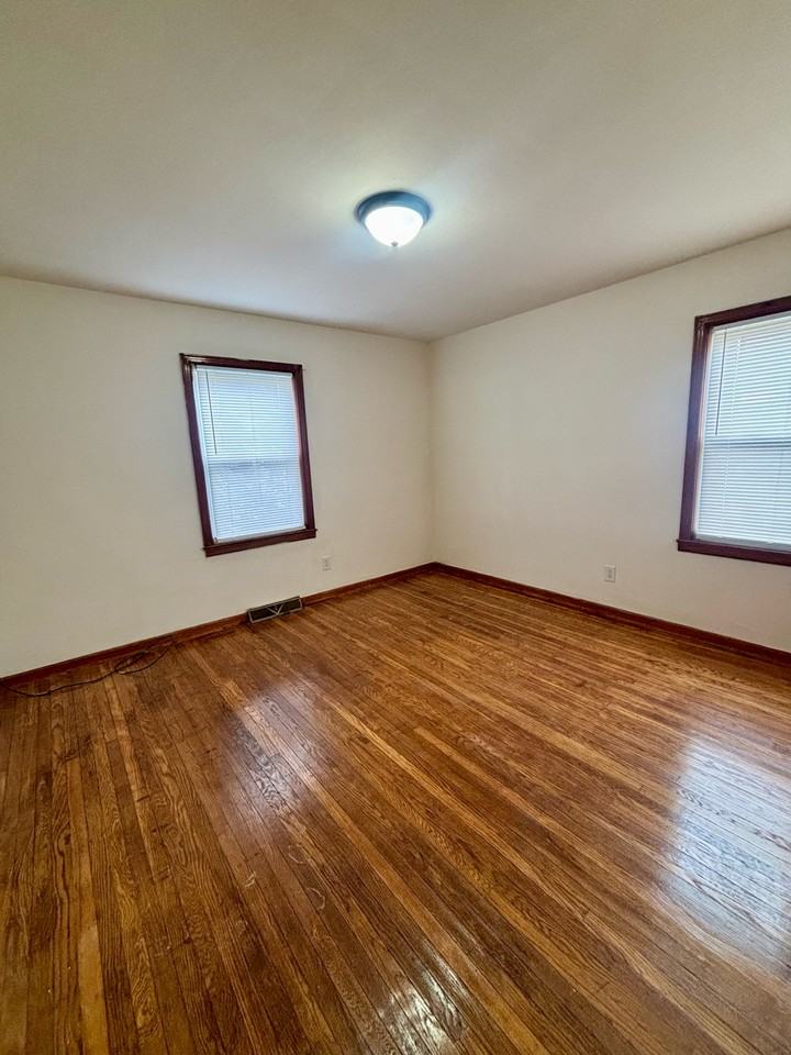 1700 Sonne Ave #1 - Photo 7 of 9