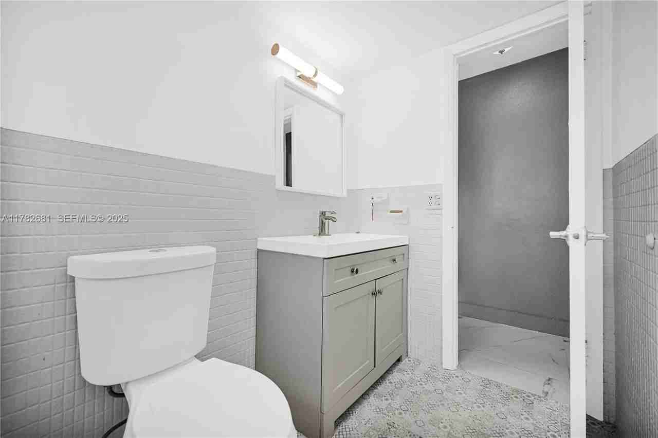 1340 Lincoln Road #608 - Photo 2 of 21