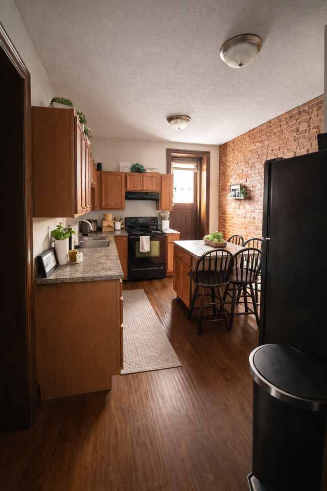 The Row - Photo 7 of 23