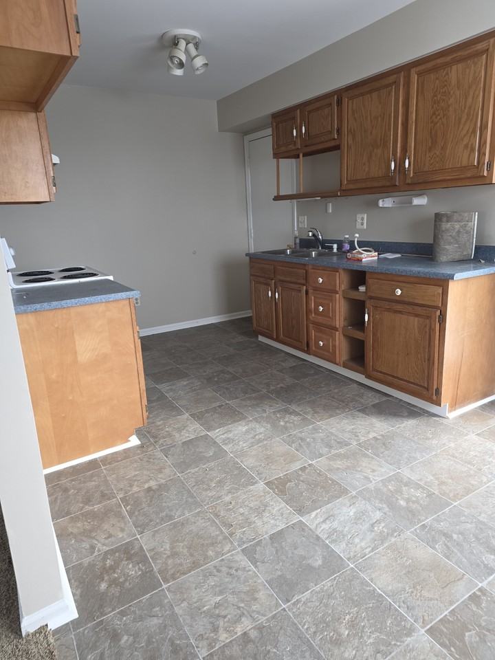 2622 Maple St #1 - Photo 4 of 9