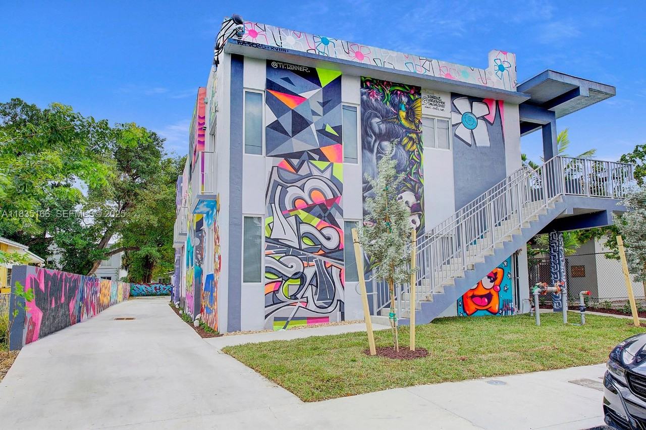 346 Northwest 35th Street #1 - Photo 6 of 15