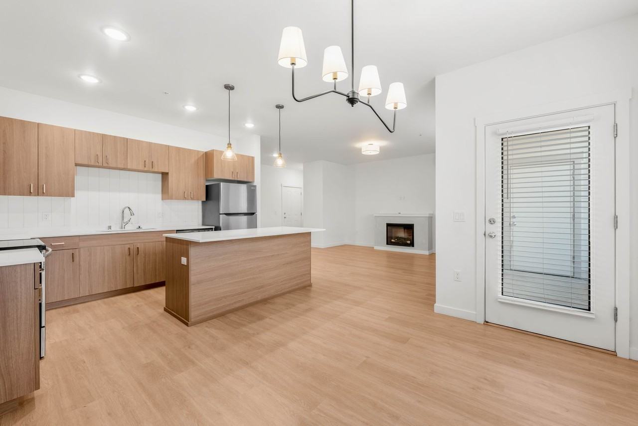 51st Street Apartments - Photo 5 of 27