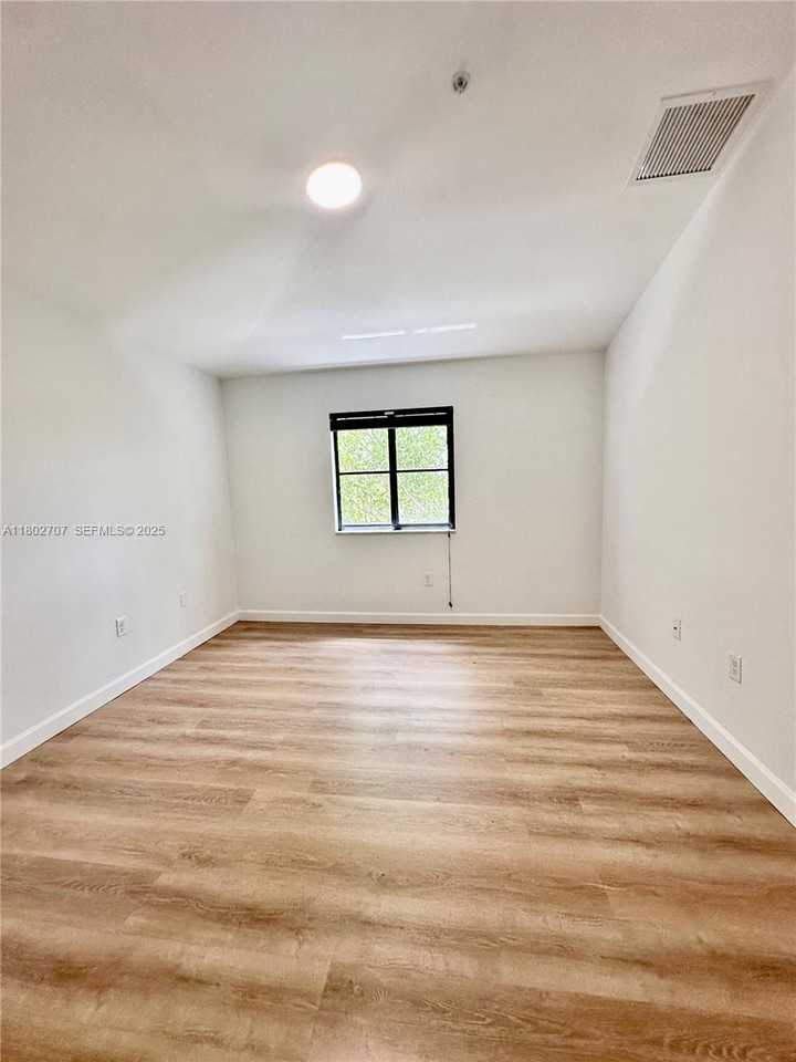 22561 Southwest 88th Place #301 - Photo 7 of 27