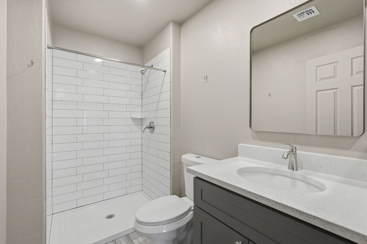 1834 E. 7th St. - Photo 5 of 21