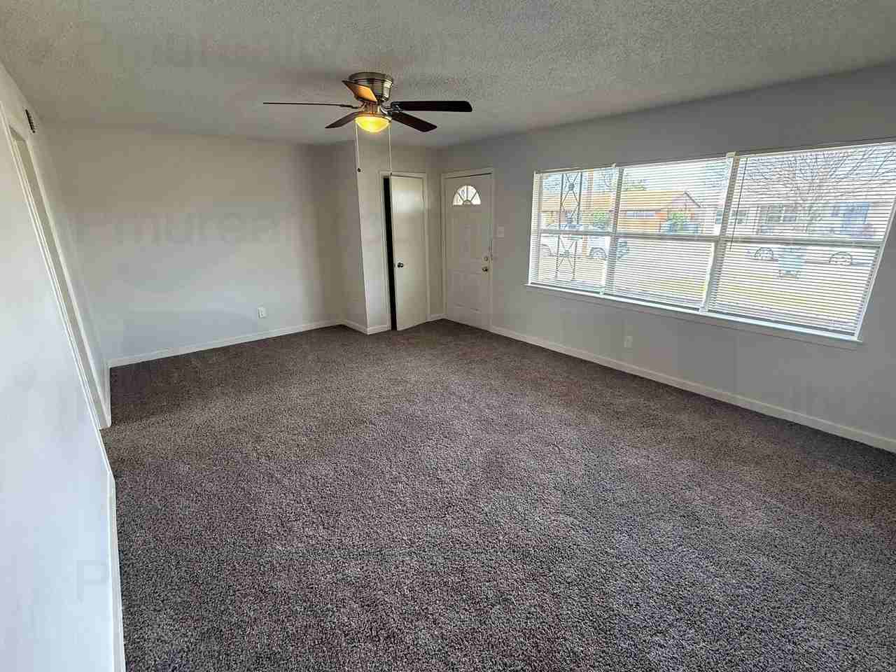 130 W Cherry Point Dr - Photo 3 of 11