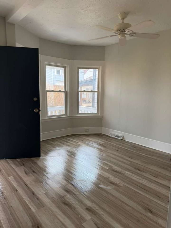 3028 W 104th St #1 - Photo 2 of 18