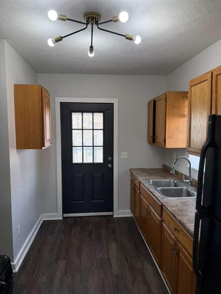 3028 W 104th St #1 - Photo 3 of 18