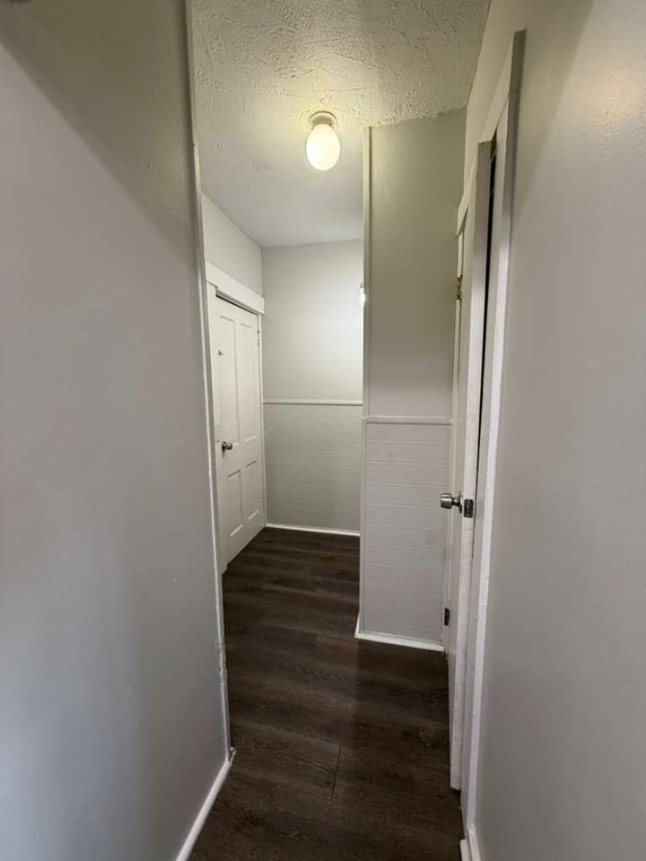 3028 W 104th St #1 - Photo 4 of 18