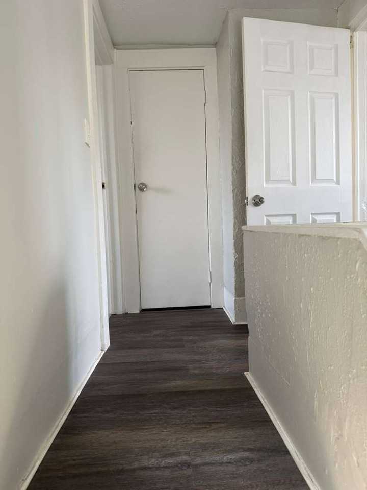 3028 W 104th St #1 - Photo 5 of 18