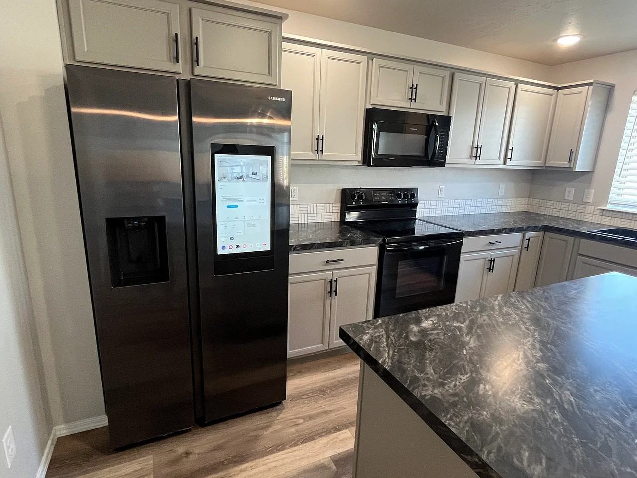 1635 Sw Accipiter Pl #1 - Photo 4 of 11