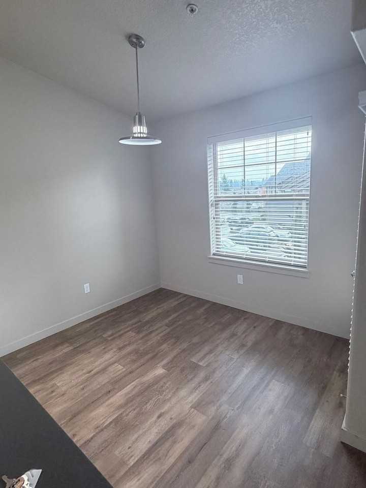 117 - Gravens Grove - Photo 4 of 7