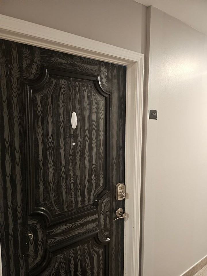 Sunset Tower - Photo 4 of 33