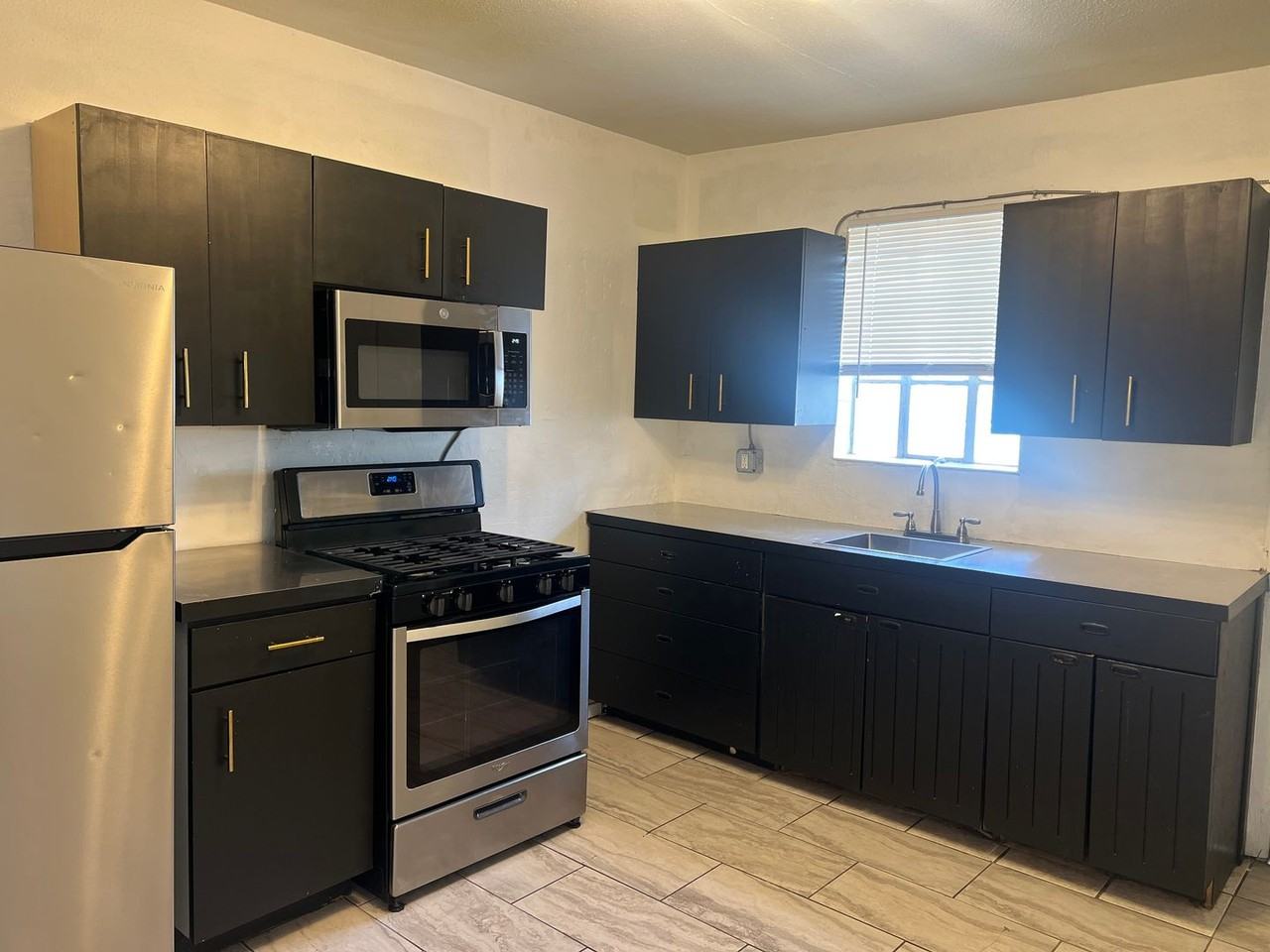 3120 W Custer Pl - Photo 2 of 16