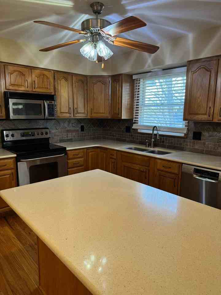 2513 Hillshire Dr - Photo 4 of 22