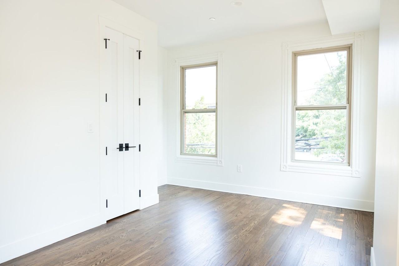 60-62 Trumbull Street - Photo 4 of 22