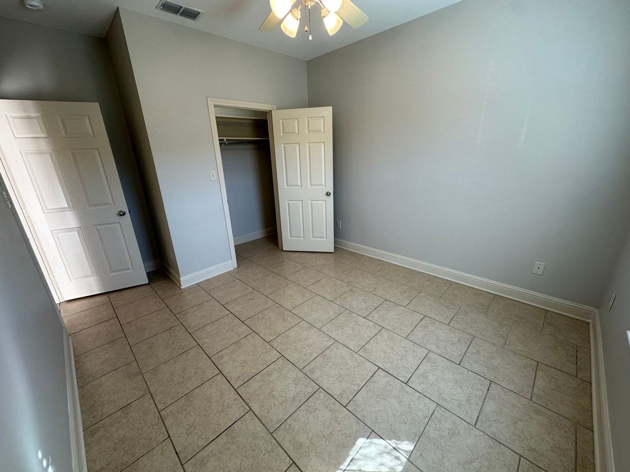 4046 Mobley Cir - Photo 6 of 18