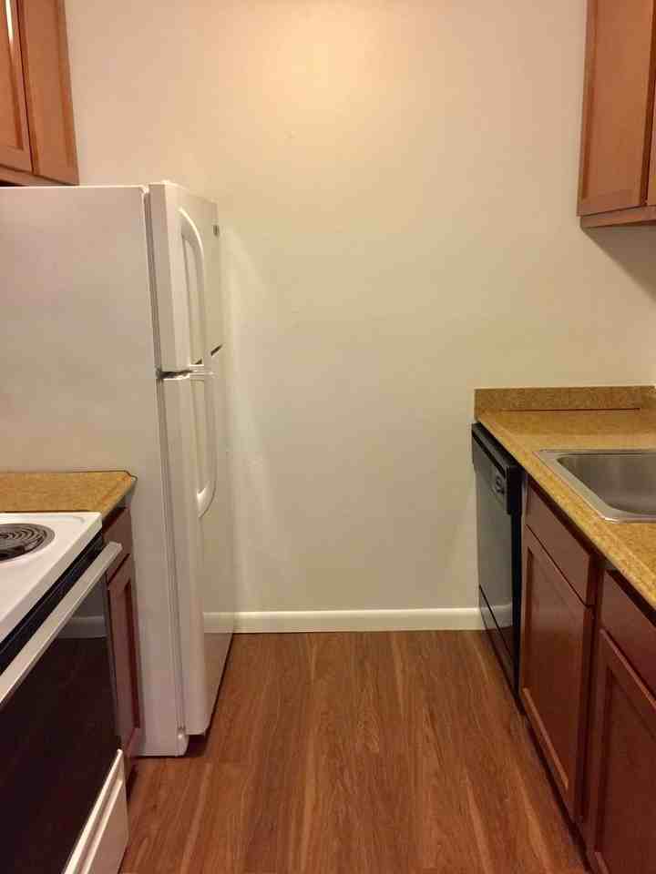 Ambassador West Apartments - Photo 3 of 18