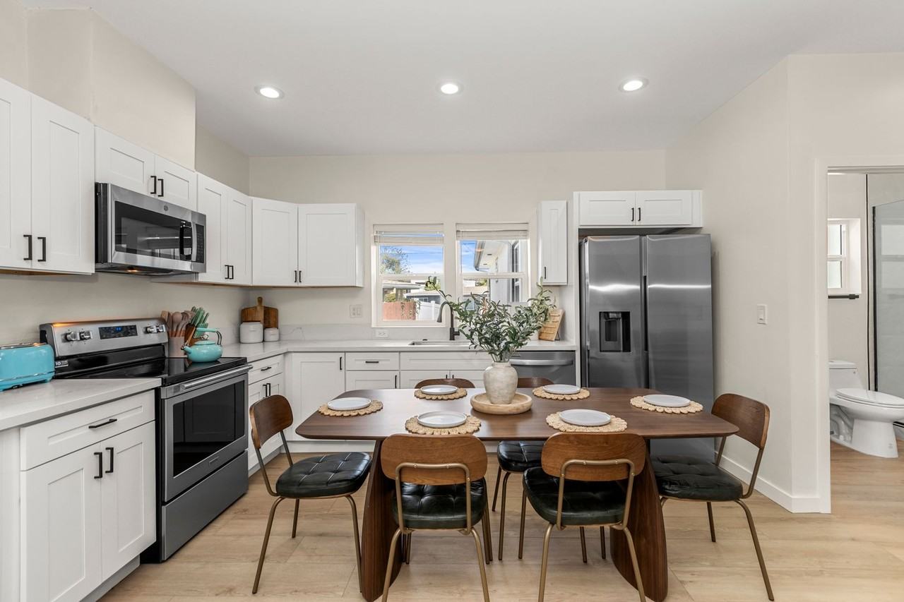 6409 Richard St - Photo 4 of 46