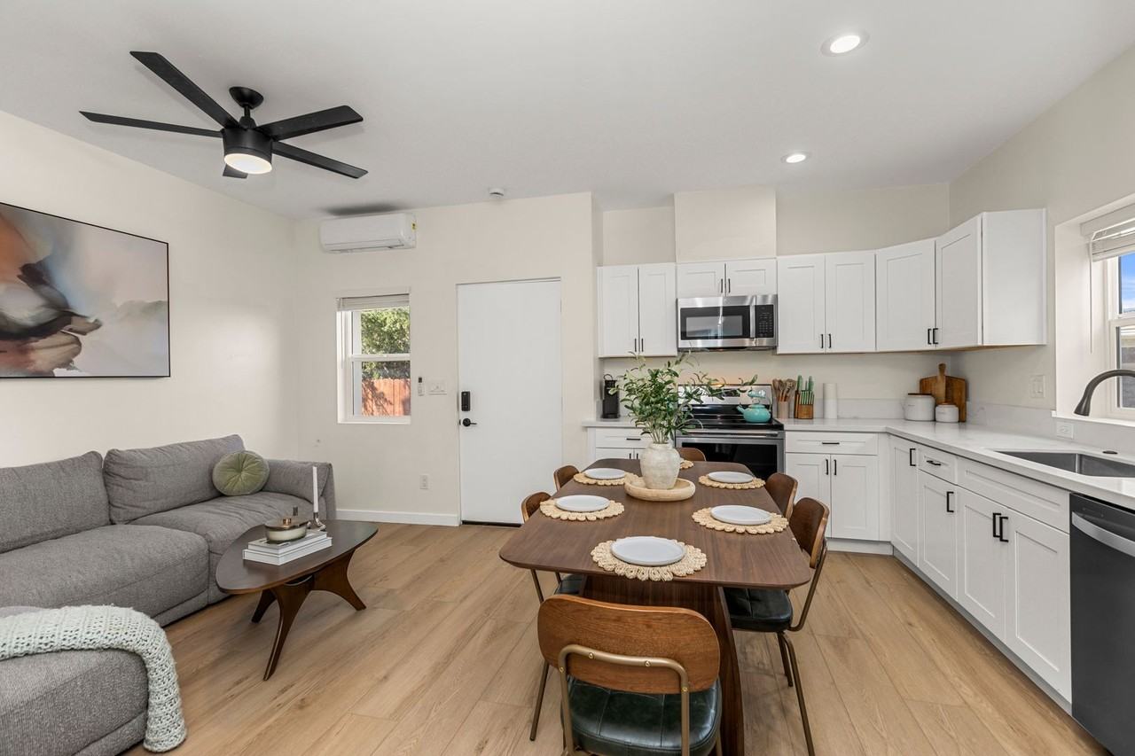 6409 Richard St - Photo 7 of 46