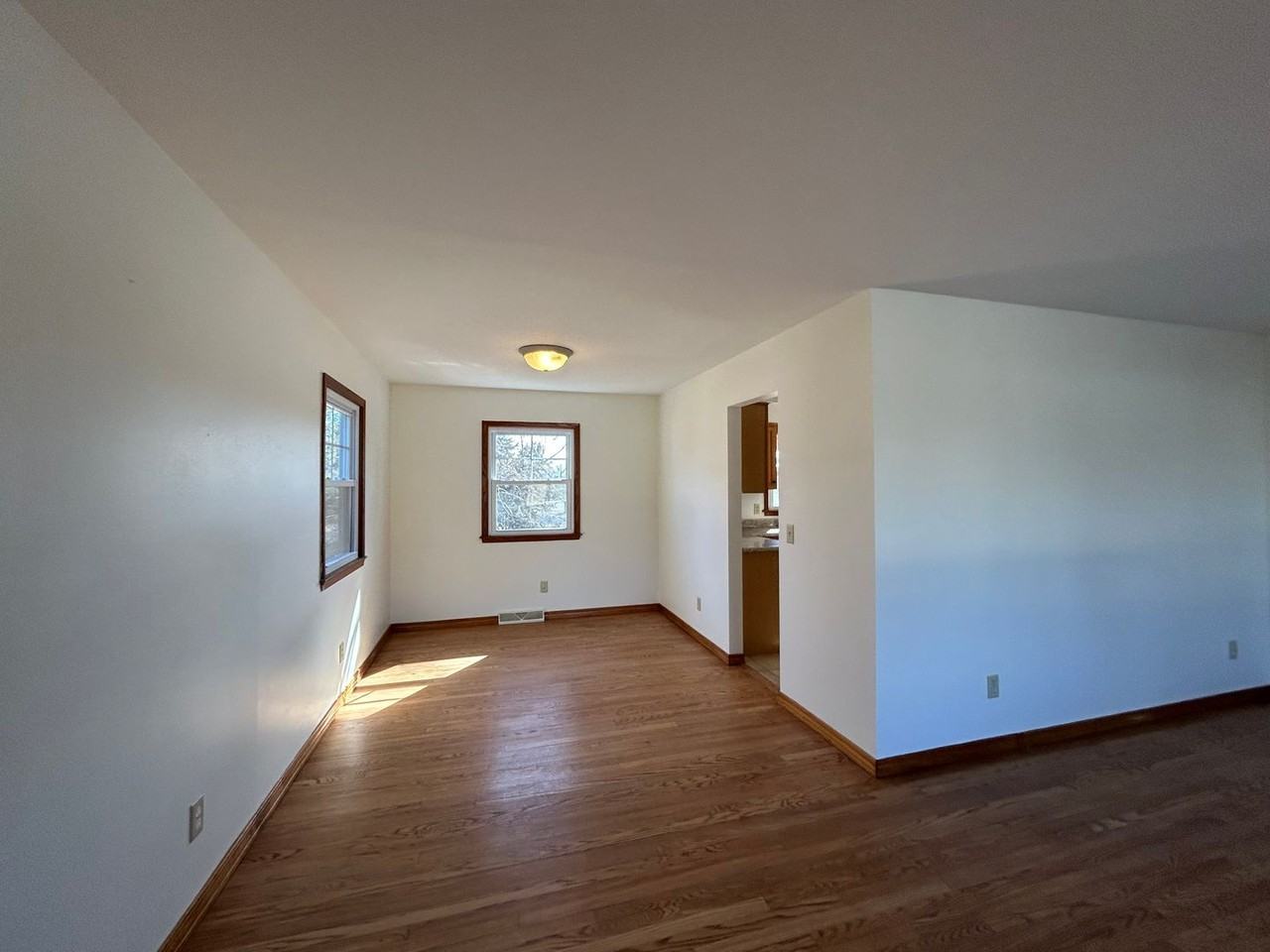 Mapleridge Apartments - Photo 4 of 35