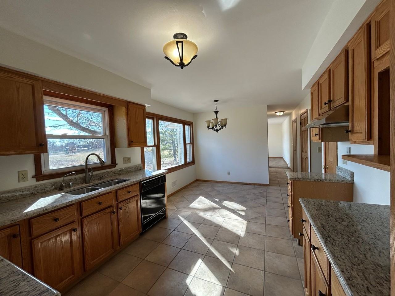 Mapleridge Apartments - Photo 5 of 35