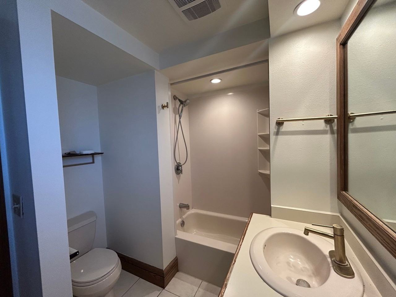 Mapleridge Apartments - Photo 6 of 36