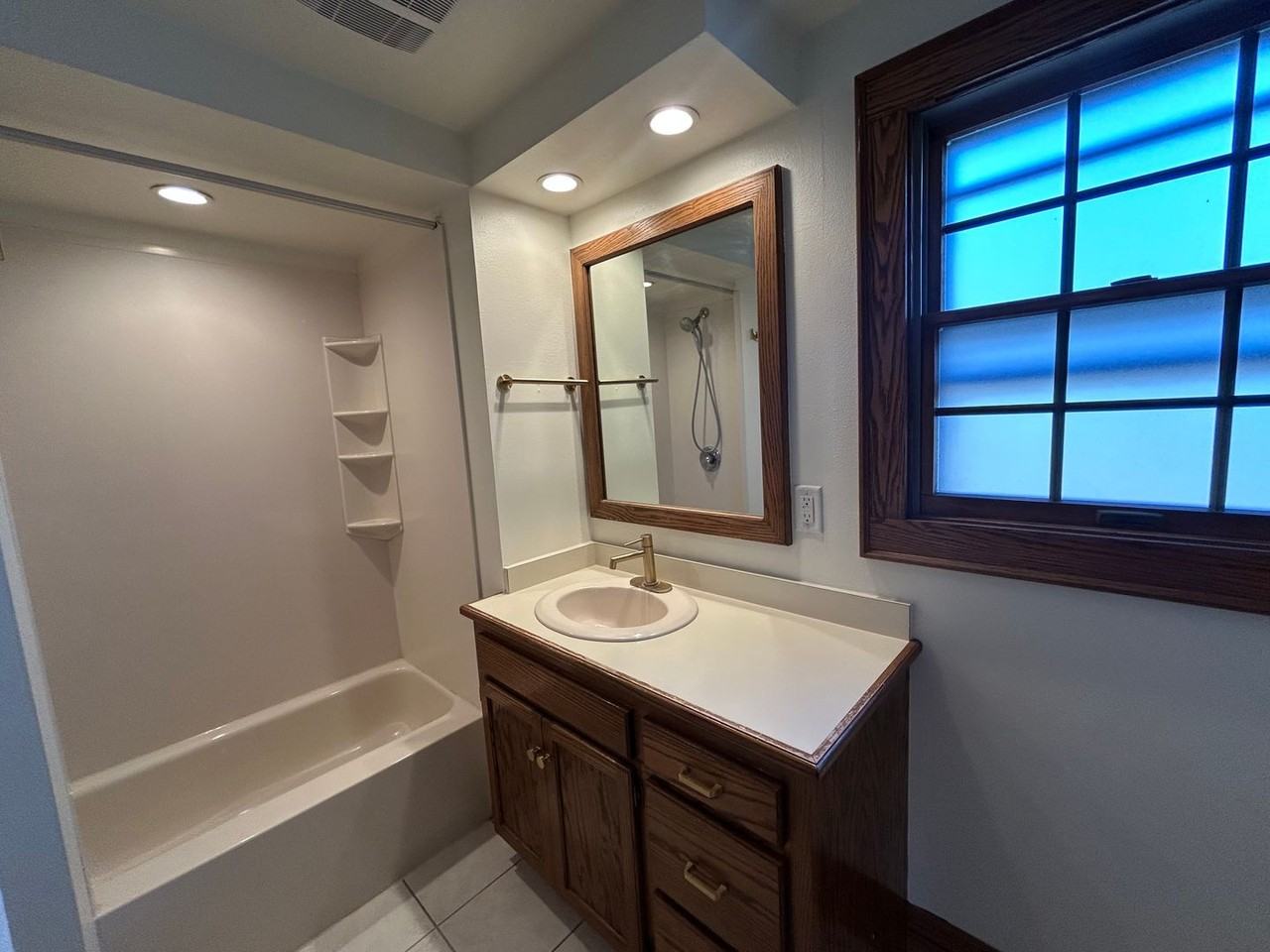 Mapleridge Apartments - Photo 7 of 36