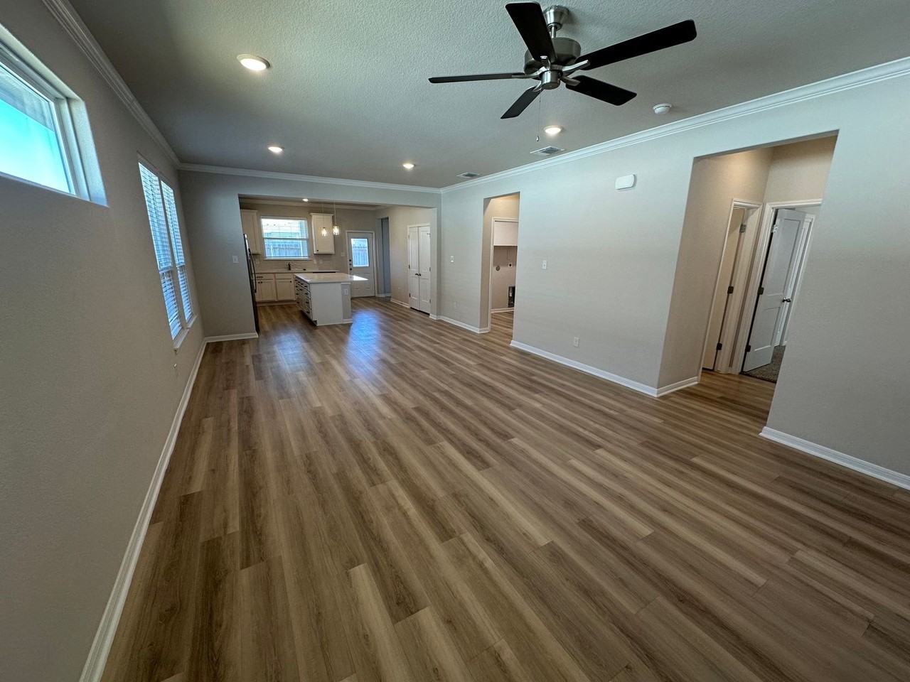 4911 Bellfalls Ct - Photo 4 of 23