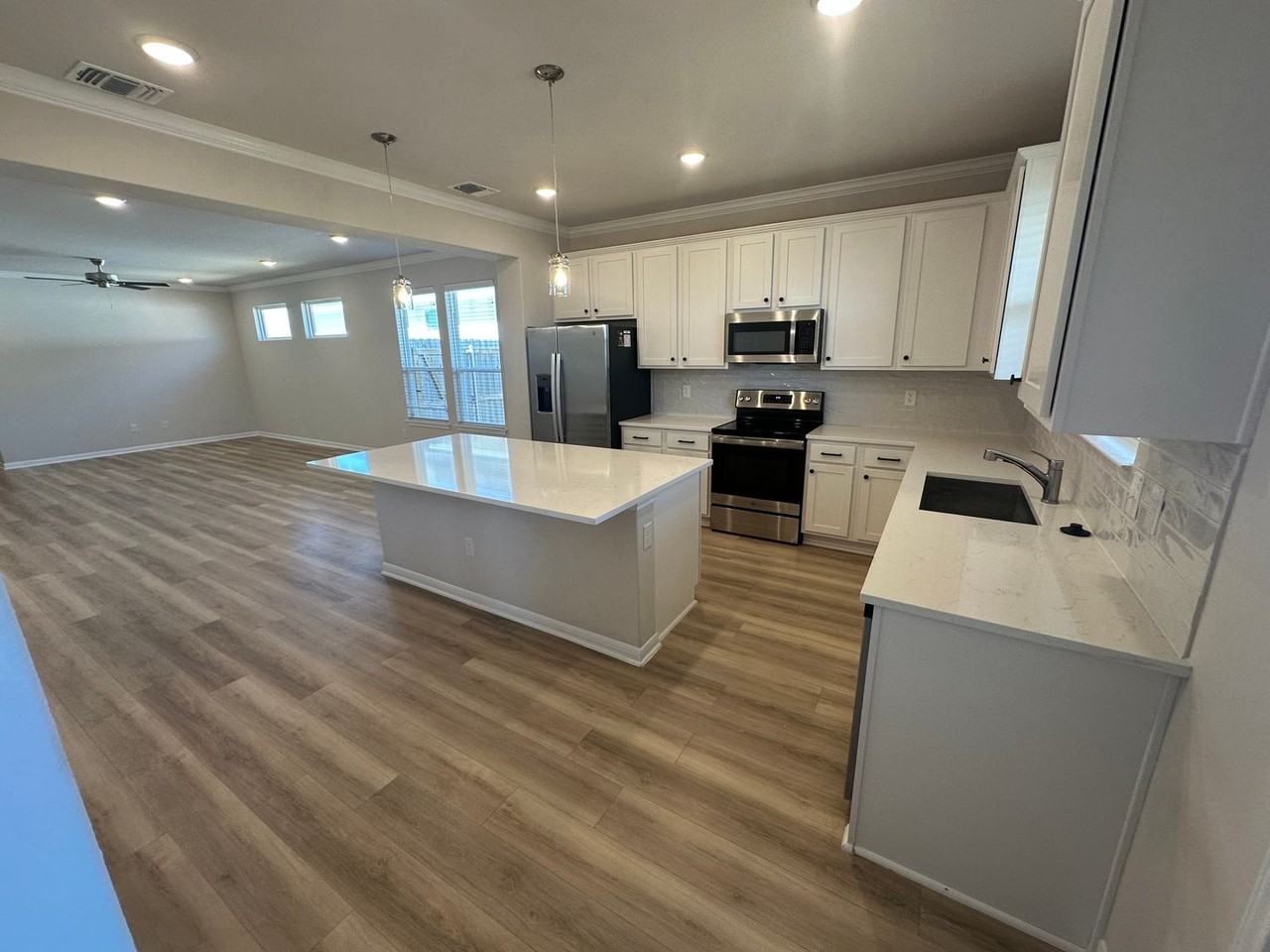 4911 Bellfalls Ct - Photo 2 of 23