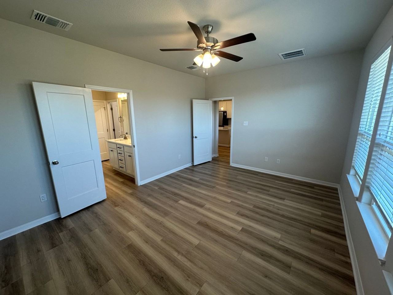 4911 Bellfalls Ct - Photo 6 of 23