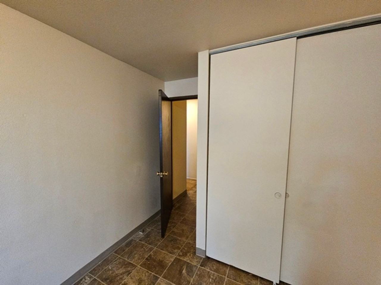 srsl01* - Photo 7 of 17