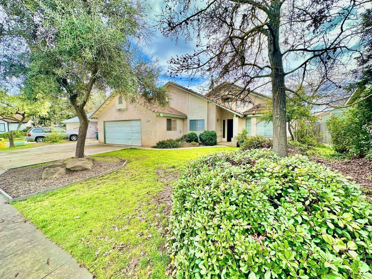 2572 Los Altos Ave - Photo 2 of 19