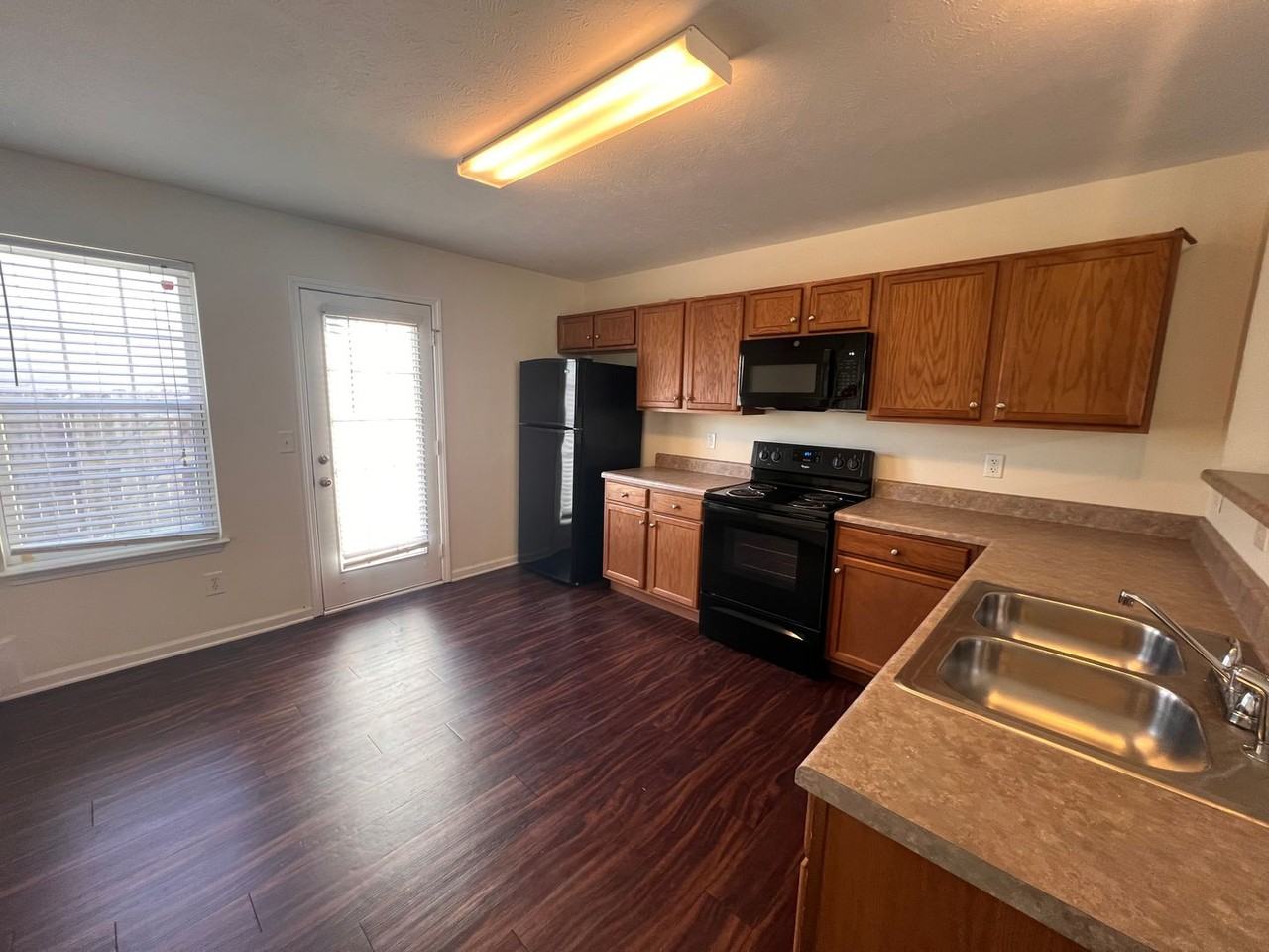 6021 Cullen Dr - Photo 6 of 21