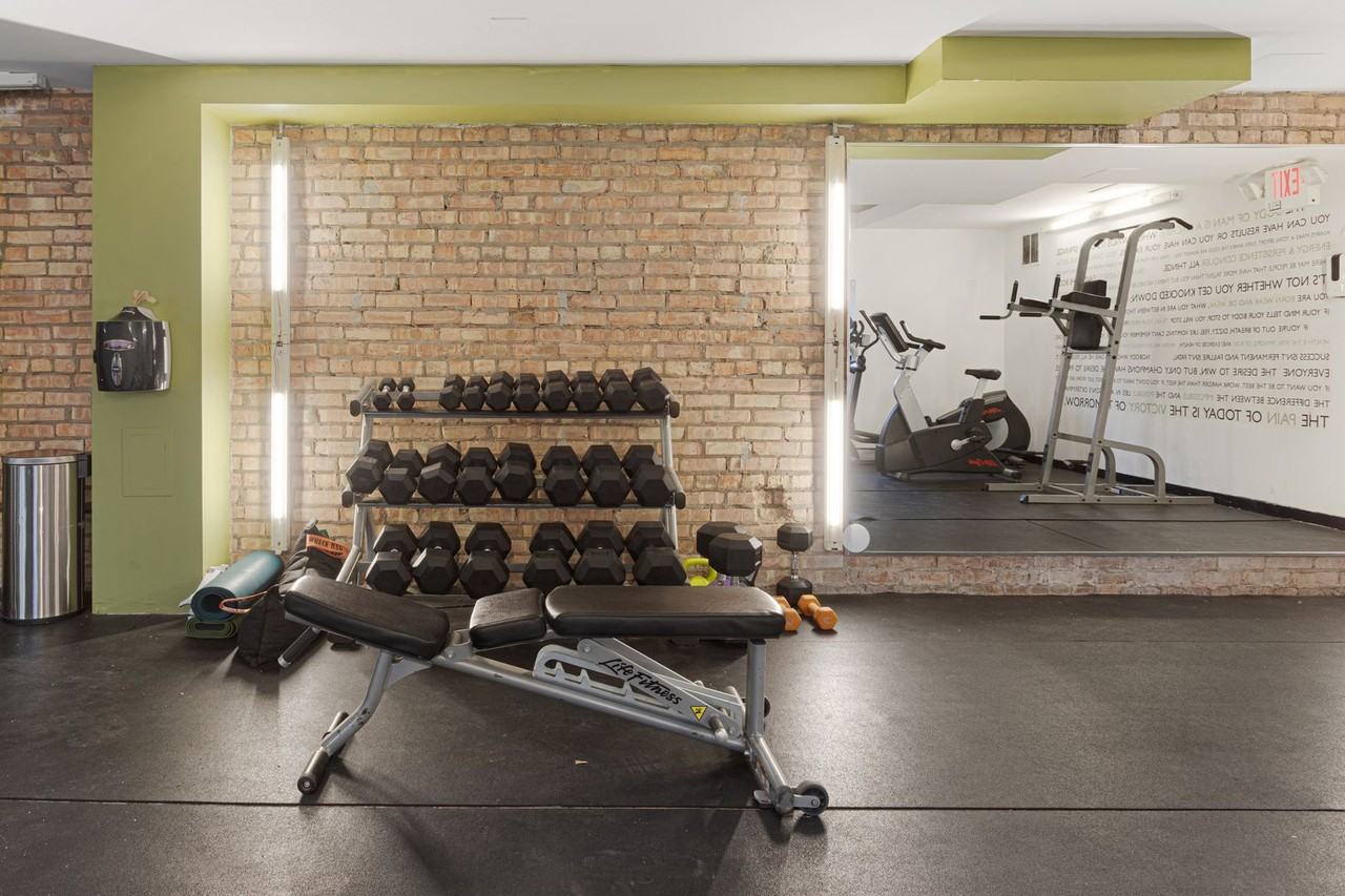 The Winthrop 5411 - Photo 4 of 16