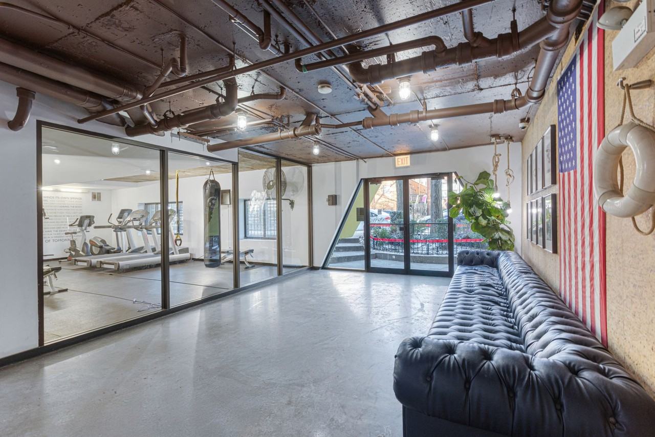 The Winthrop 5411 - Photo 6 of 16