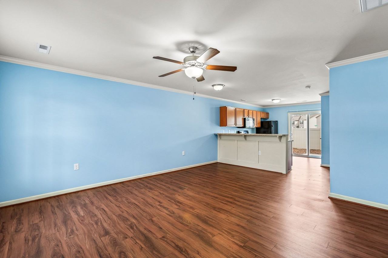 404 Sullivan Loop Rd - Photo 4 of 22