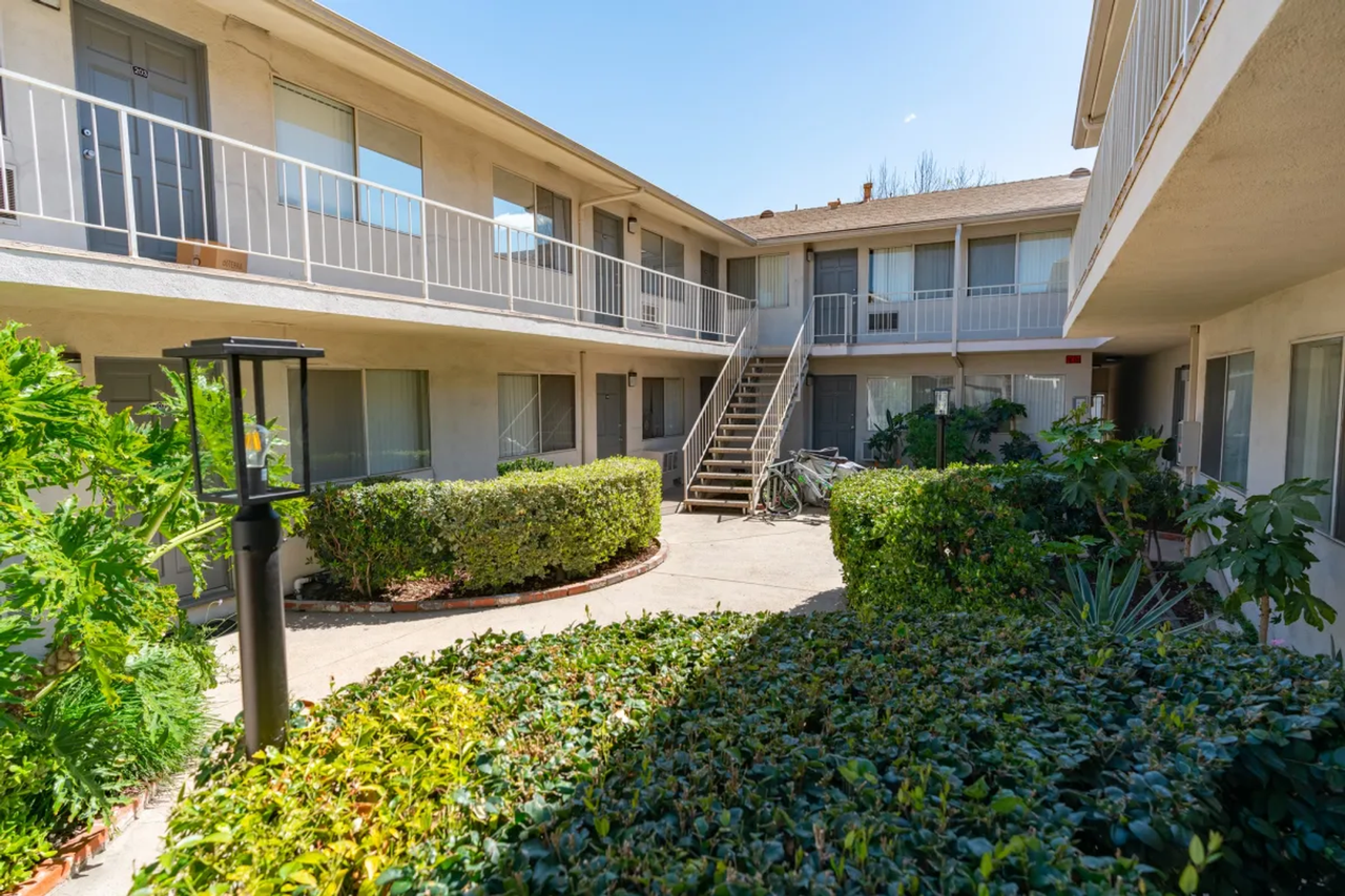 18407 Dearborn Street - Photo 3 of 50