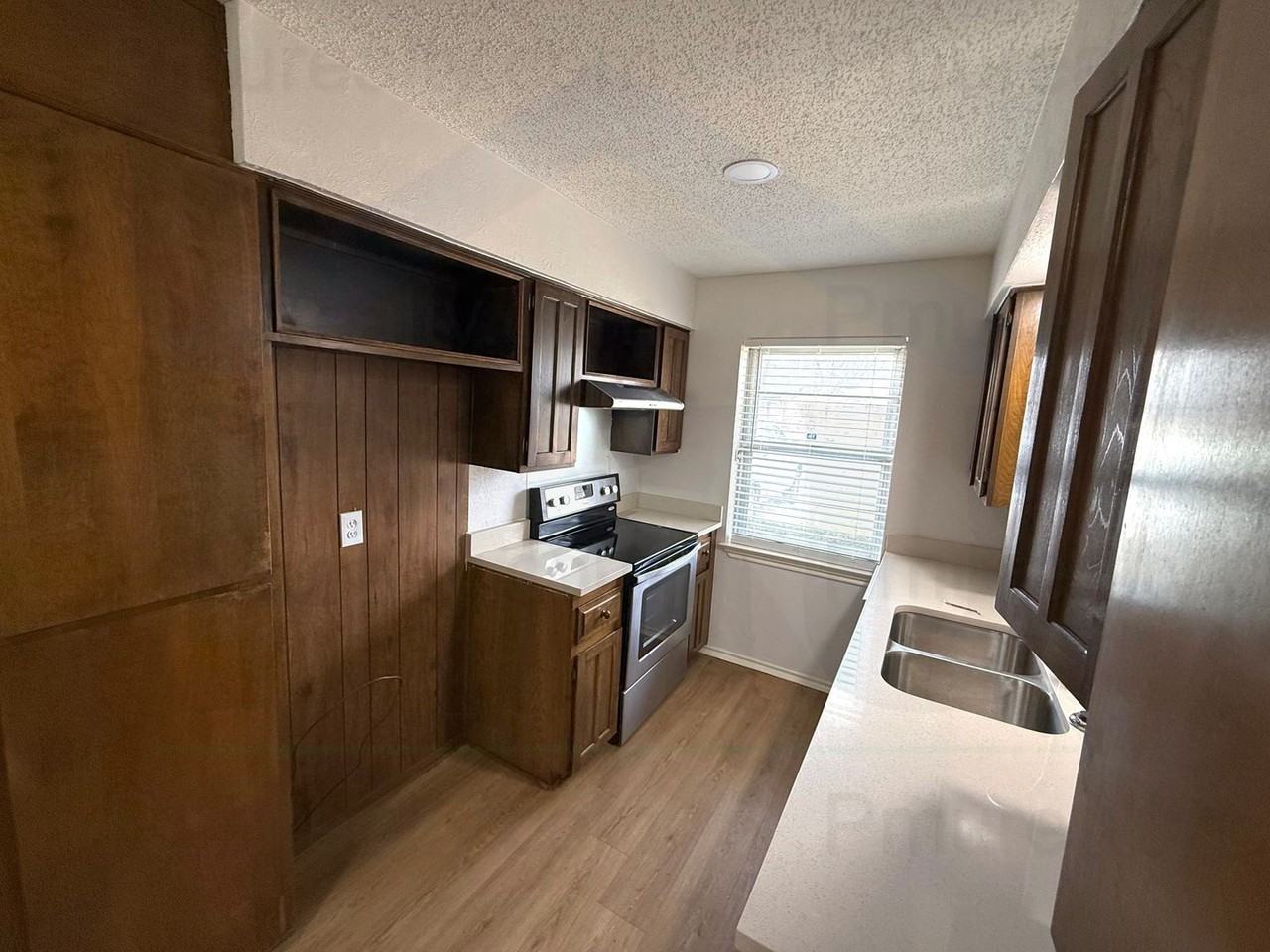 710 Upland Ln - Photo 6 of 17